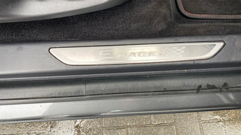 Jaguar E-Pace 2.0 [200] Chequered Flag Edition 5dr Auto Petrol Estate